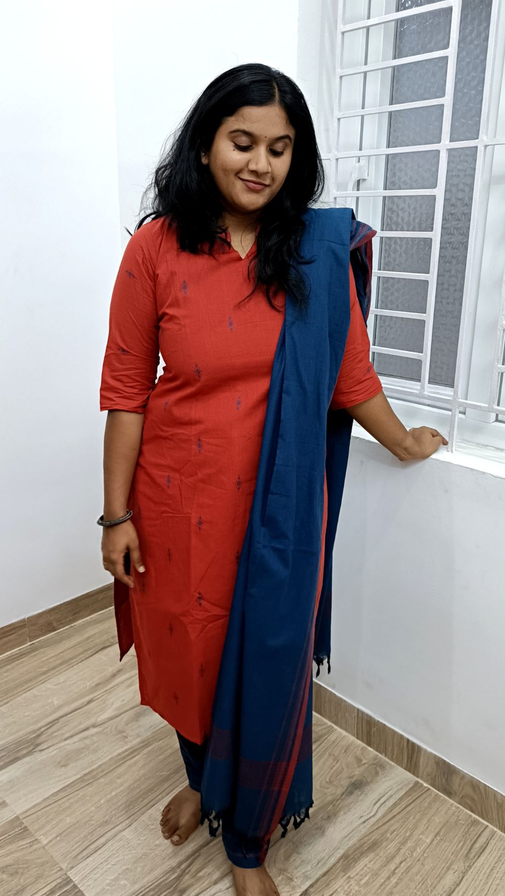 Luxurious Handloom Red Salwar Suit Set - Collar Neck