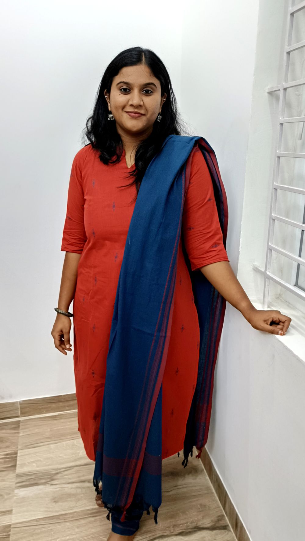 Luxurious Handloom Red Salwar Suit Set - Collar Neck